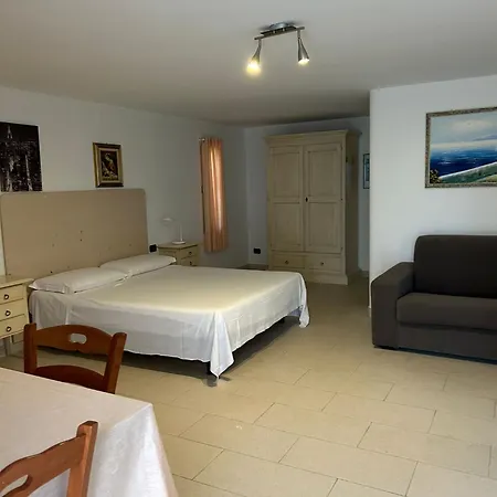 Lägenhetshotell Lamandia 3*